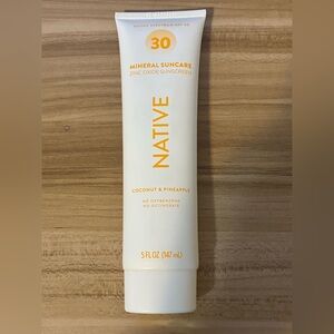 BRAND NEW Native Mineral Face Sunscreen SPF 30 Coconut & Pineapple 5 fl oz